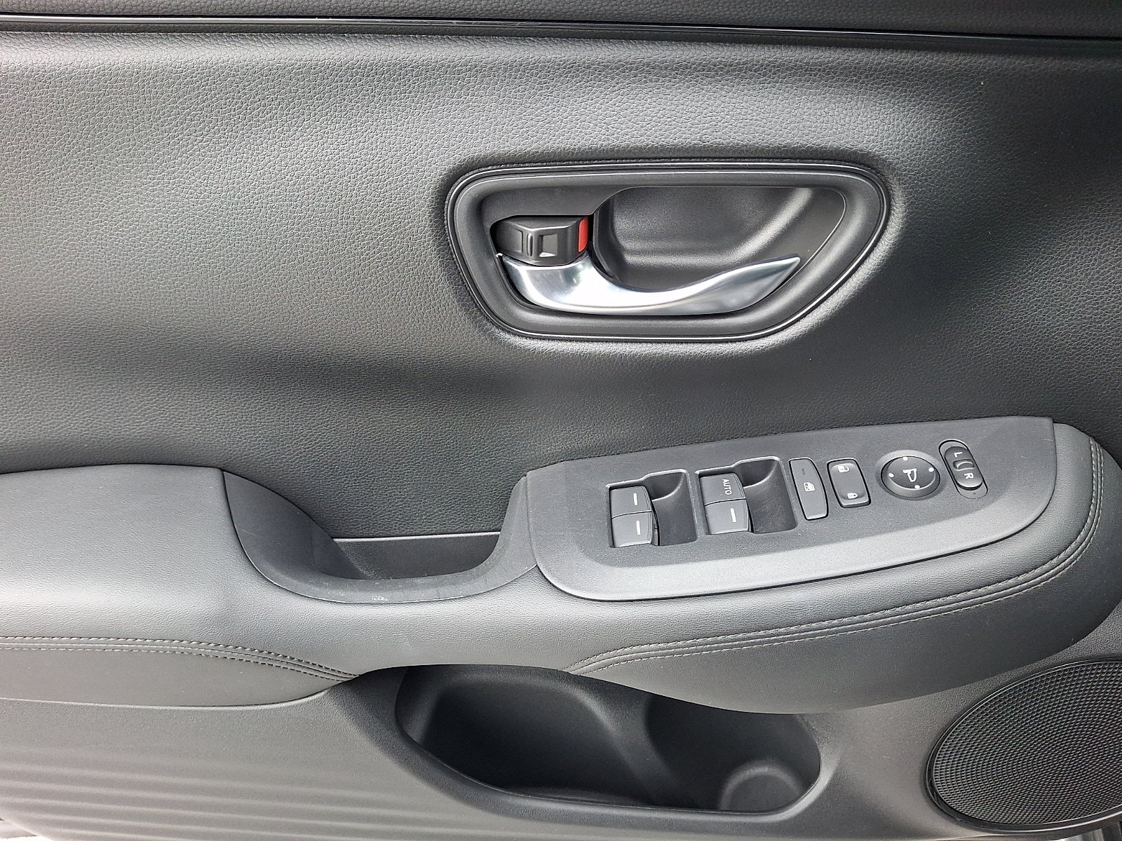 Used 2024 Honda HR-V LX image 12