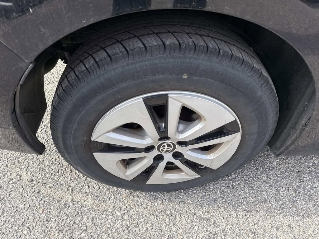 Used 2016 Toyota Prius Two image 9