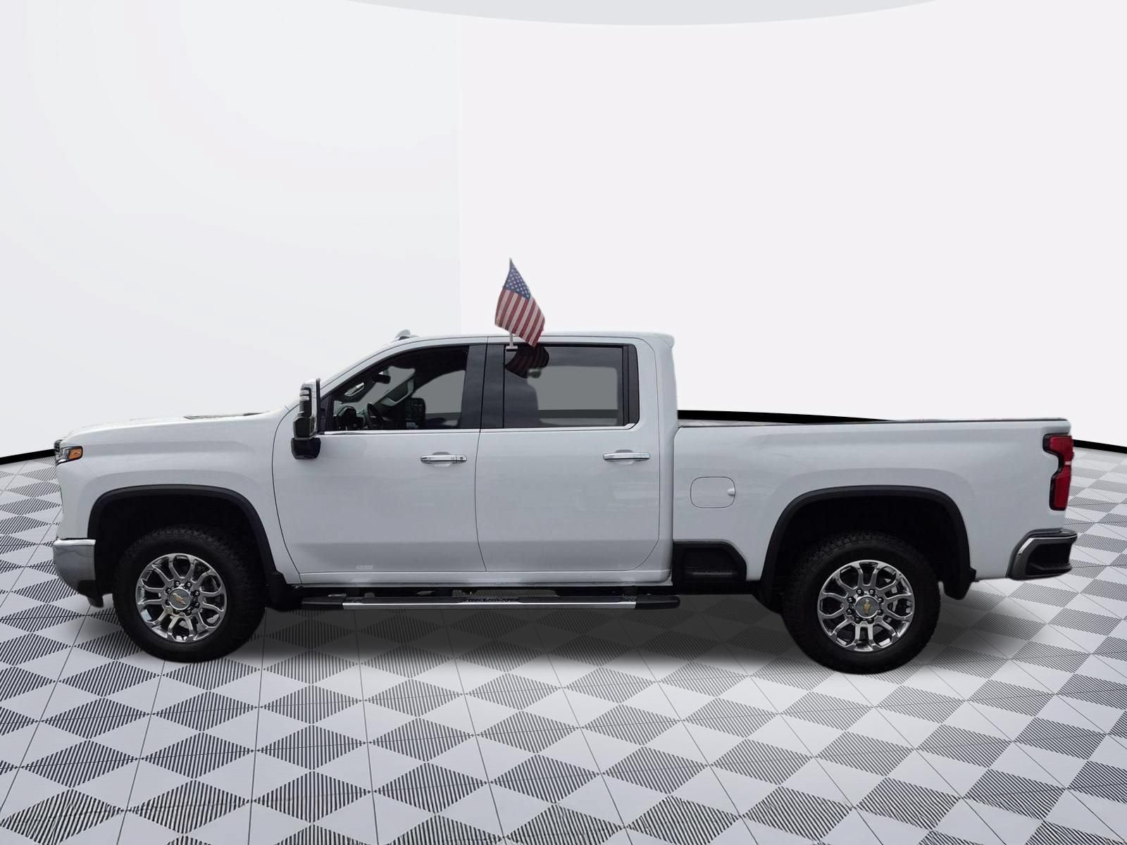 Certified 2025 Chevrolet Silverado 2500 LTZ w/ LTZ Premium Package AWD/4WD image 5