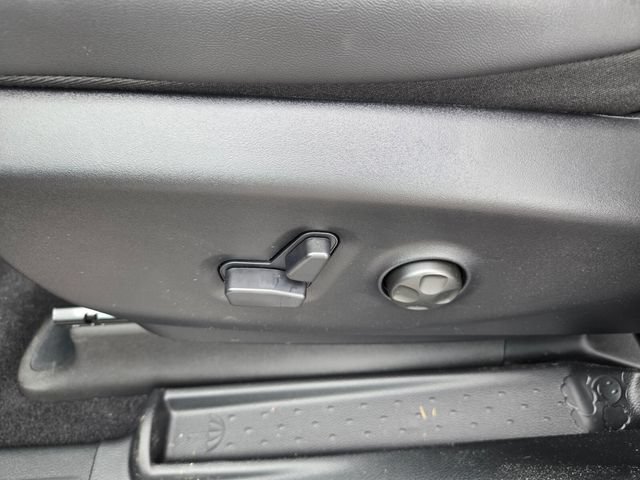 New 2027 Chrysler Pacifica Select FWD image 4