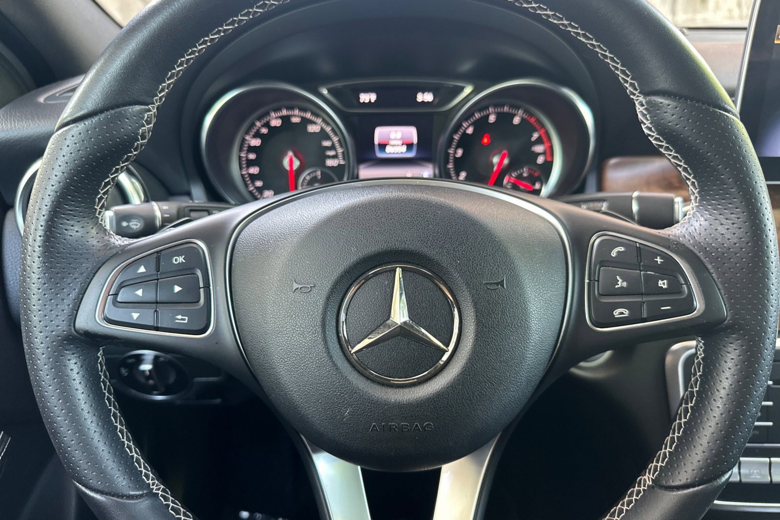 Used 2018 Mercedes-Benz GLA 250 4MATIC image 16