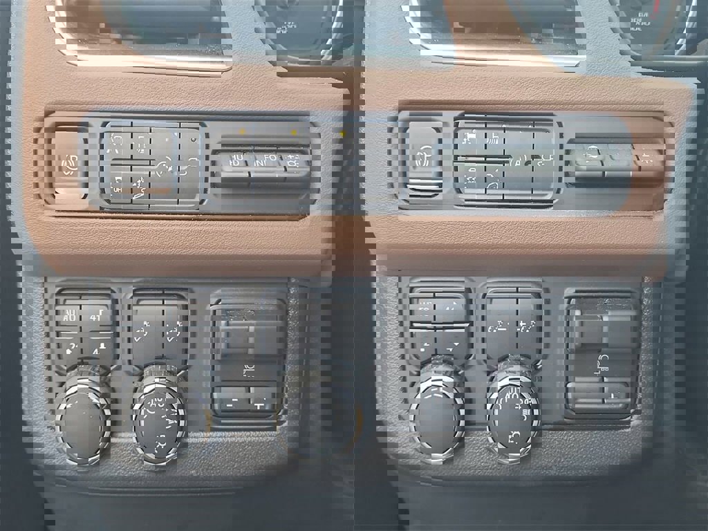 Certified 2021 Chevrolet Suburban High Country w/ Premium Package image 19