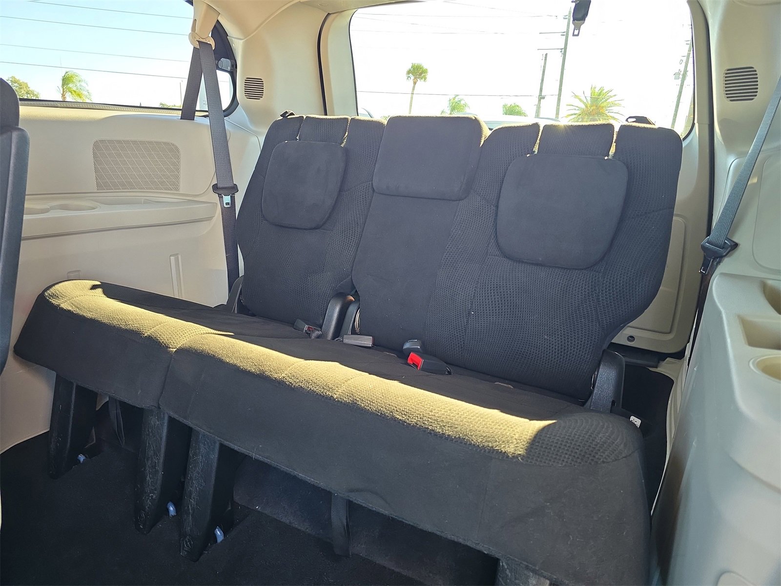Used 2012 Dodge Grand Caravan SE image 13