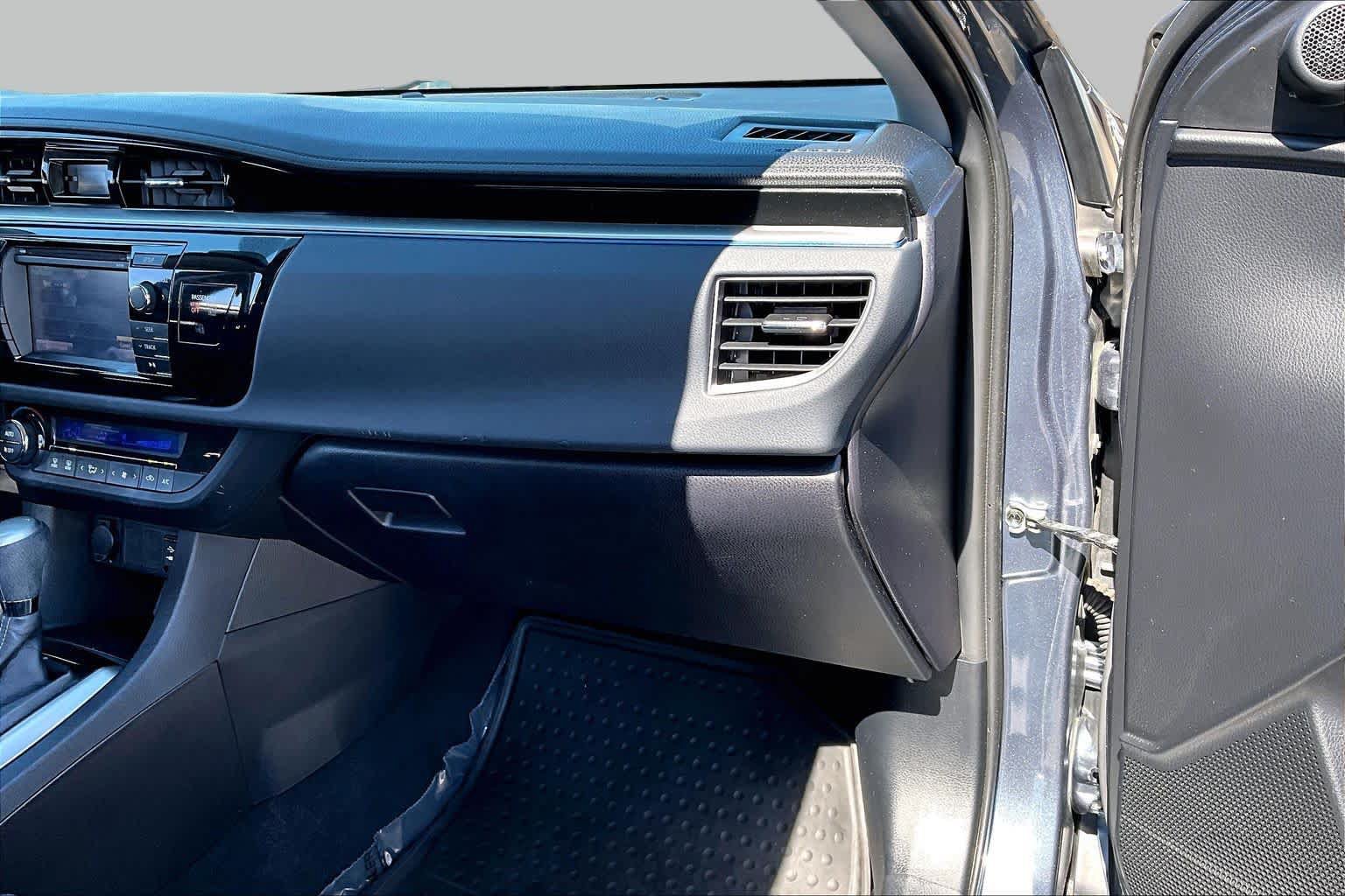 Used 2015 Toyota Corolla S w/ Body Protection Package #1 FWD image 18