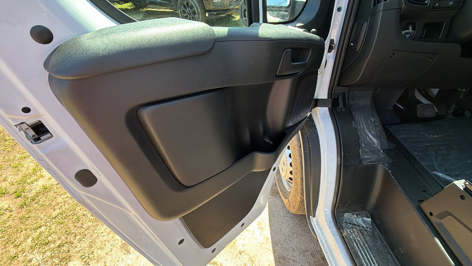 New 2026 RAM ProMaster 2500 w/ Convenience Group image 14