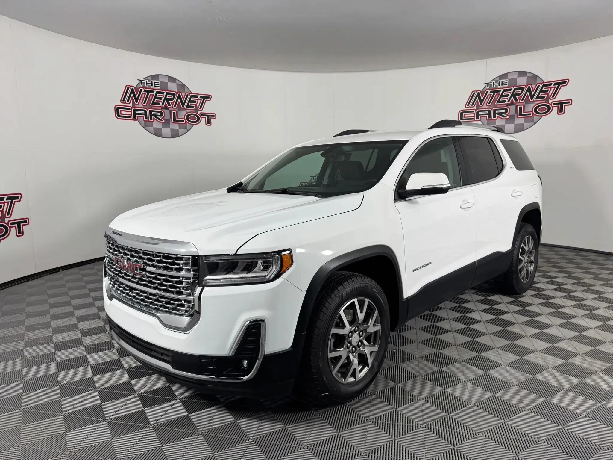 Used 2020 GMC Acadia SLE w/ Driver Convenience Package AWD/4WD image 3