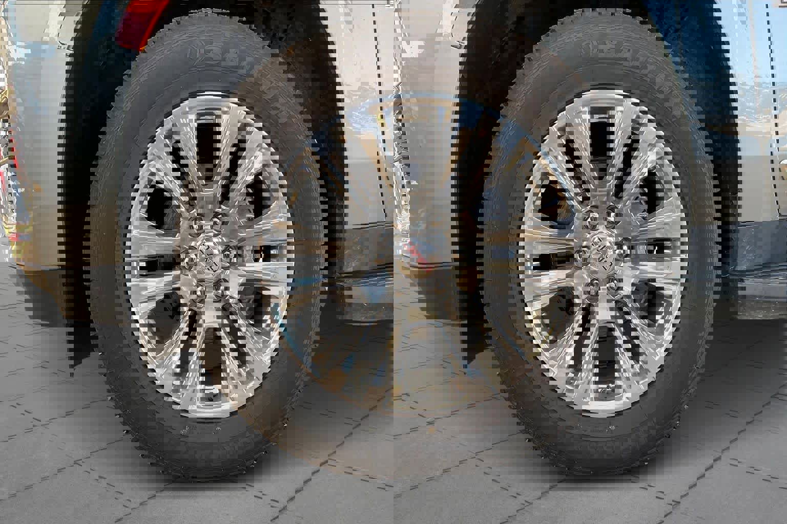 Certified 2023 GMC Yukon Denali image 11