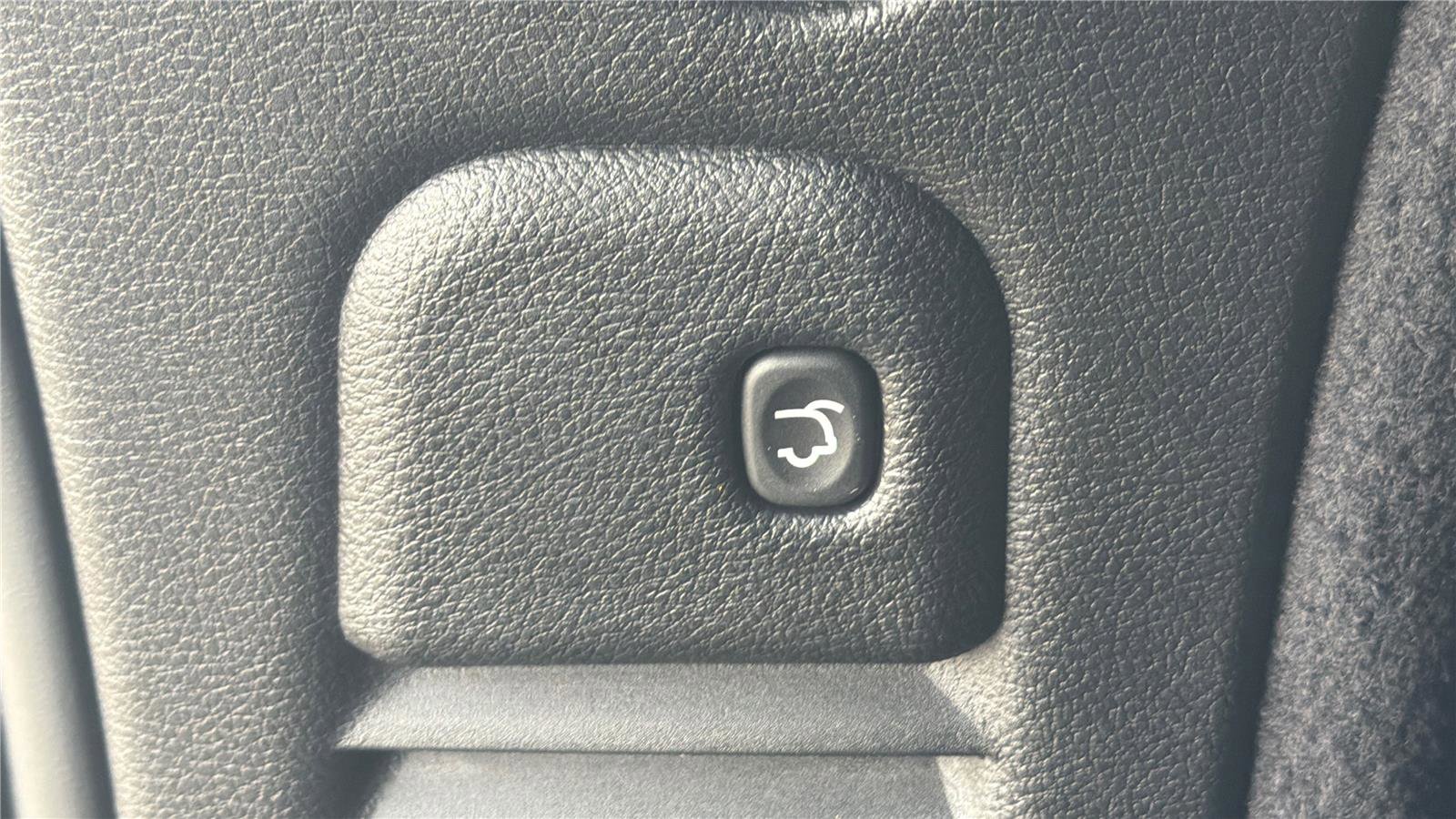 Used 2025 Dodge Durango R/T image 33