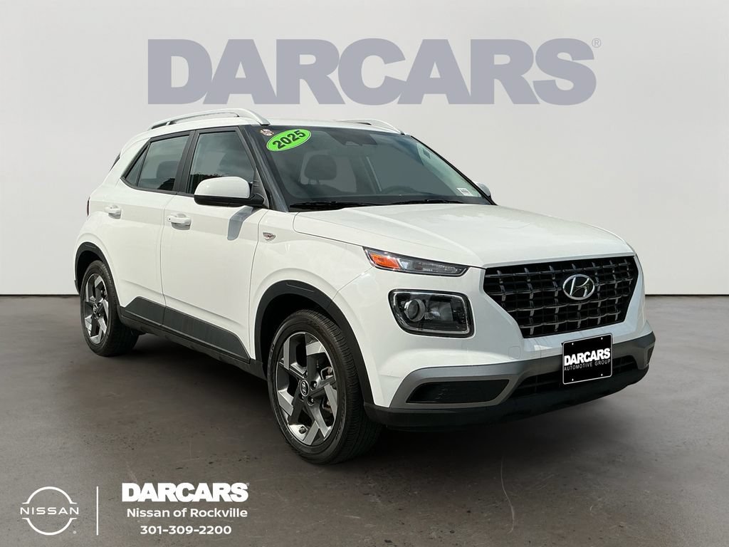 Used 2025 Hyundai Venue SEL FWD image 1