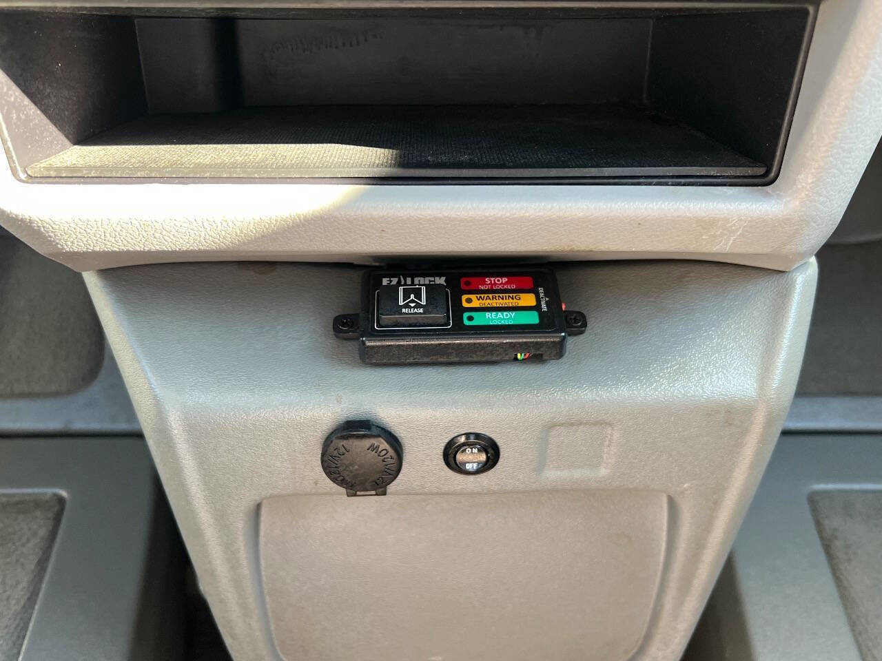 Used 2015 Toyota Sienna LE image 23