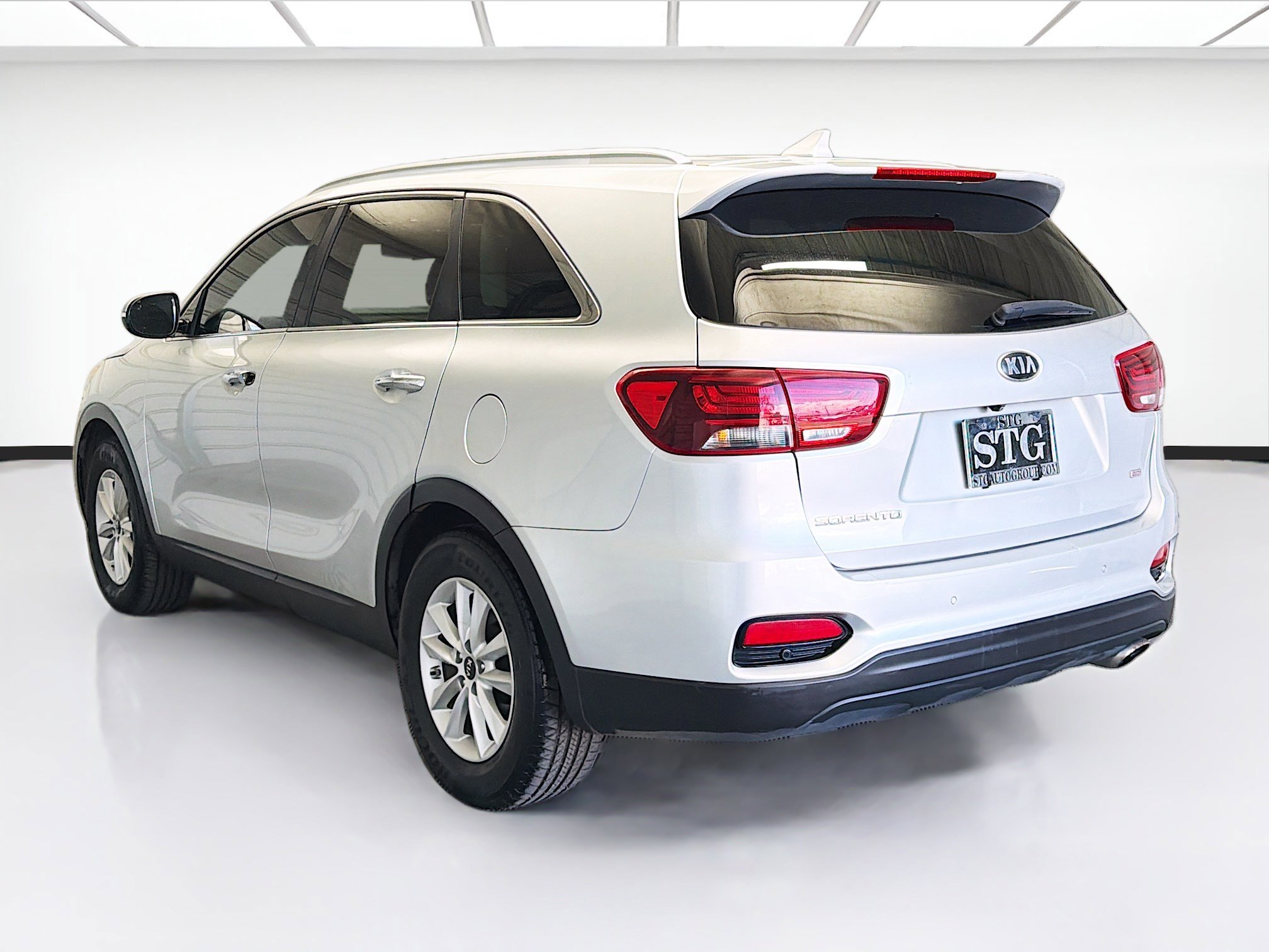 Used 2019 Kia Sorento LX w/ LX Convenience Package image 6