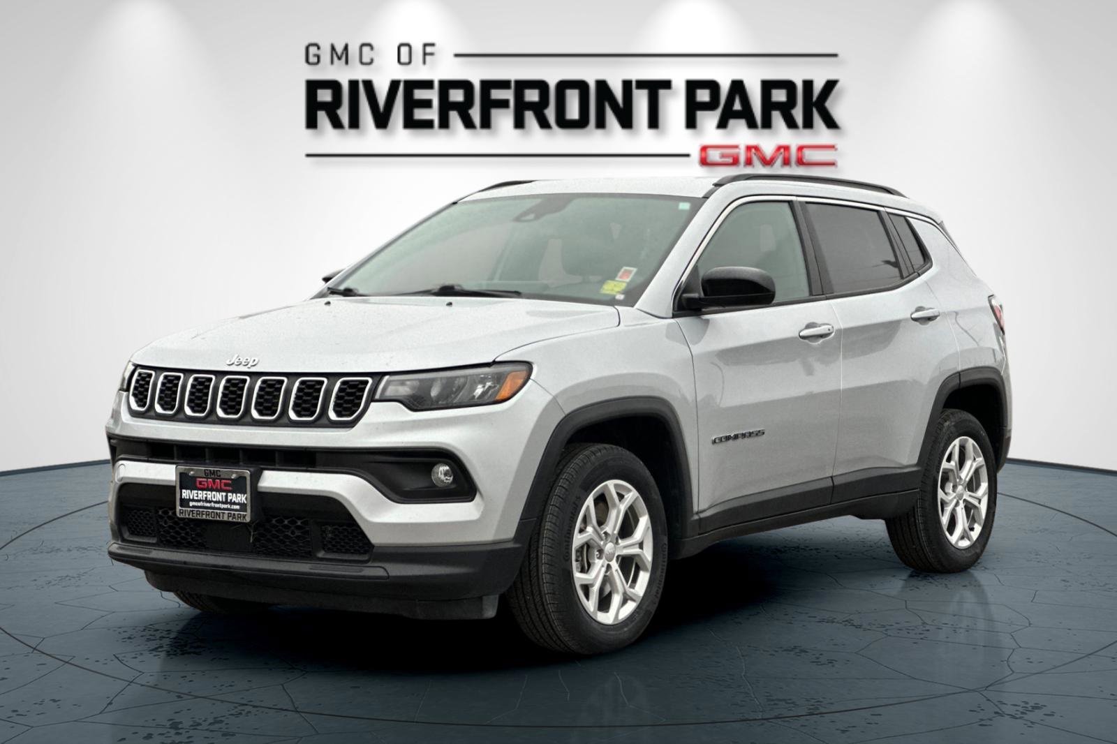 Used 2024 Jeep Compass Latitude image 7