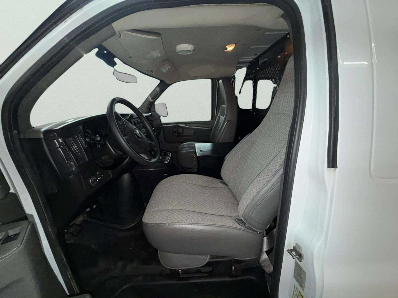 Used 2014 Chevrolet Express 1500 AWD image 22