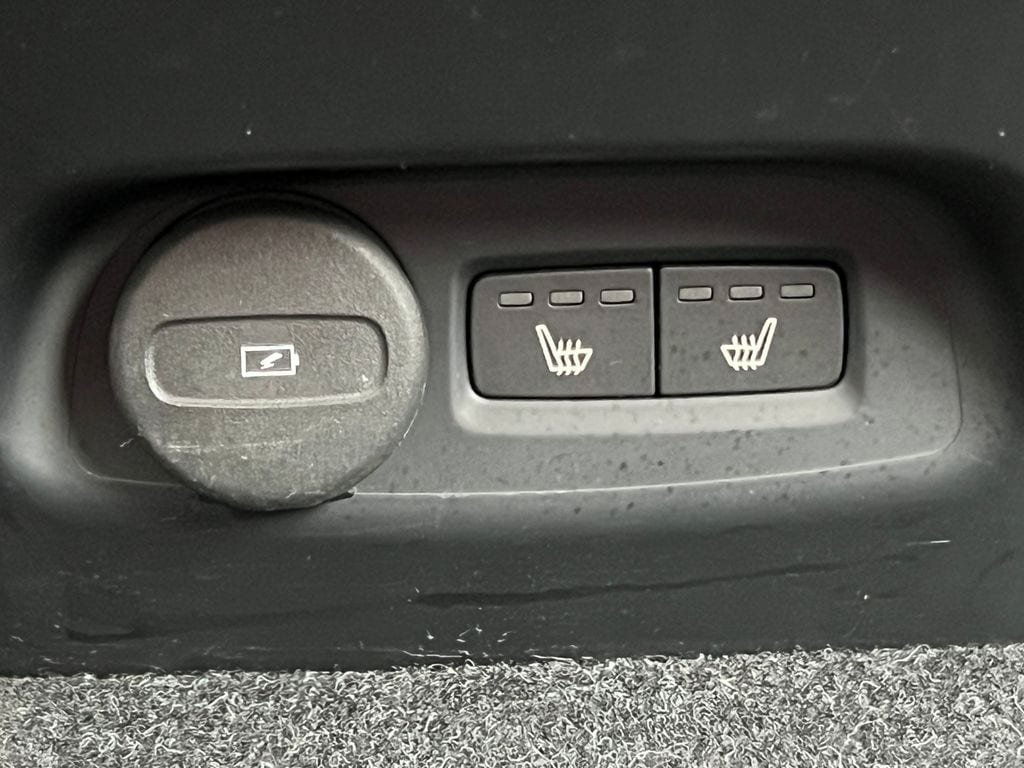 Used 2023 Volvo XC40 Recharge Ultimate AWD/4WD image 39
