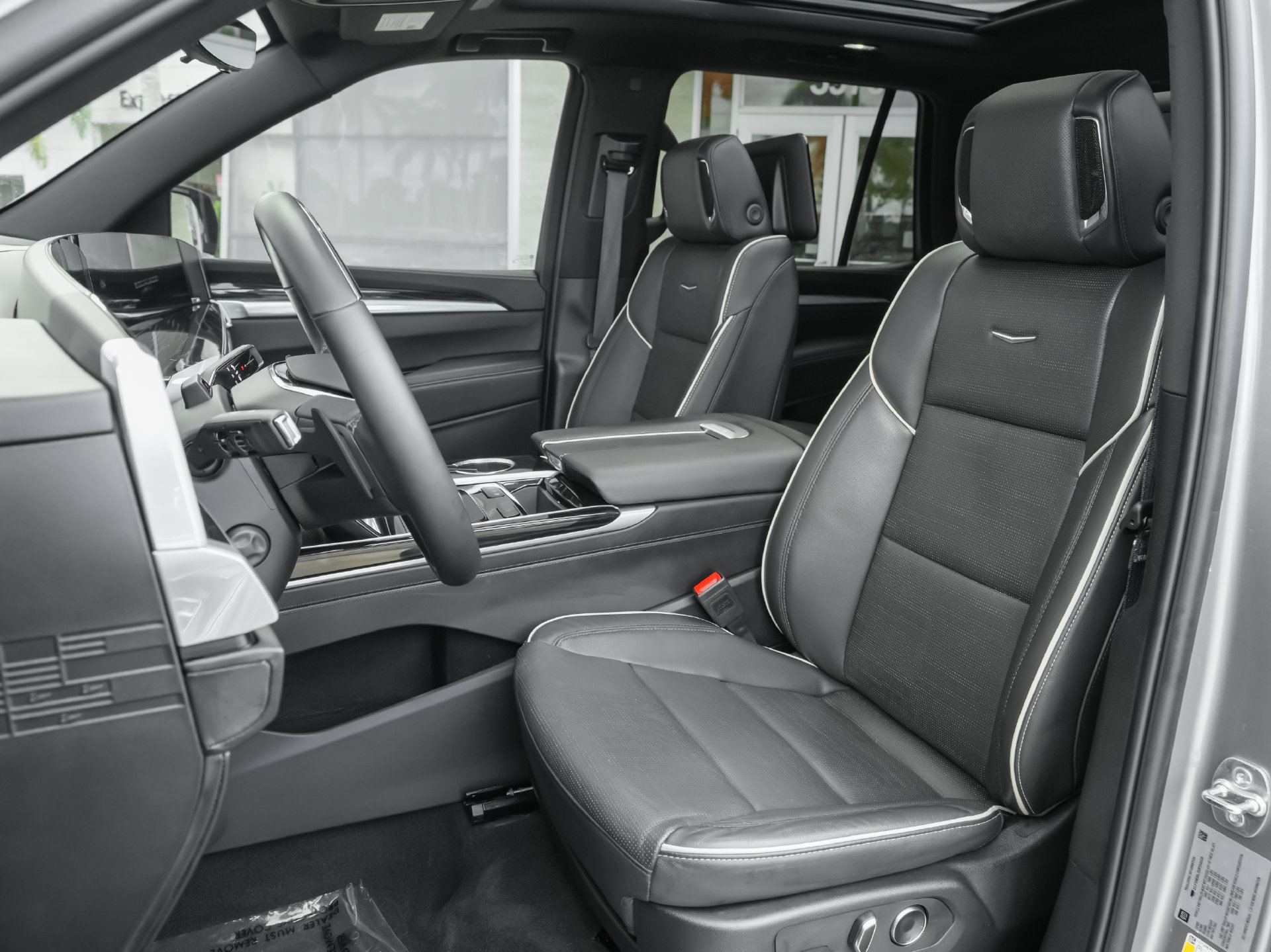 Used 2025 Cadillac Escalade Sport w/ LPO, ONYX Package AWD/4WD image 3
