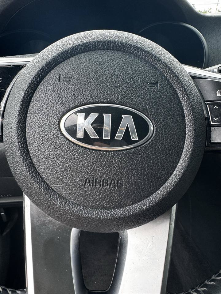Used 2019 Kia Optima S FWD image 11