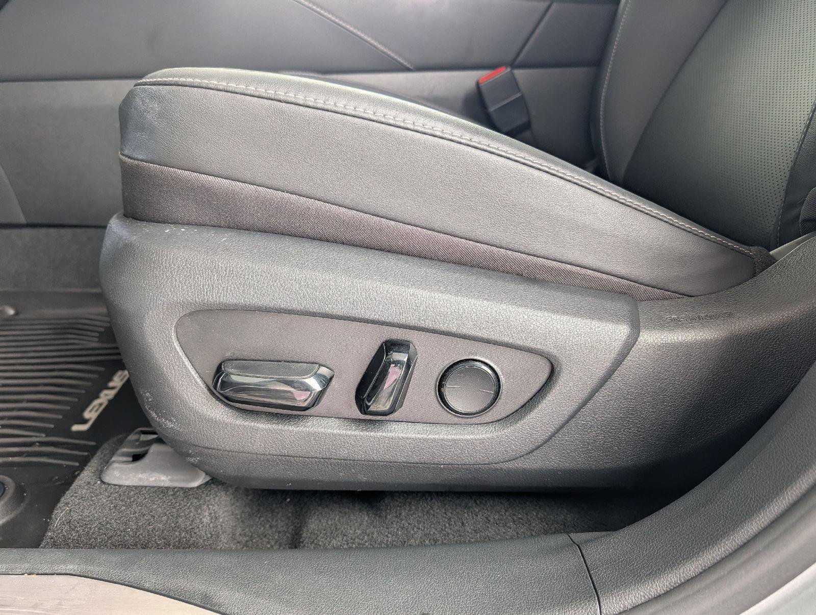 Used 2024 Lexus RX 350 Premium w/ Accessory Package image 10