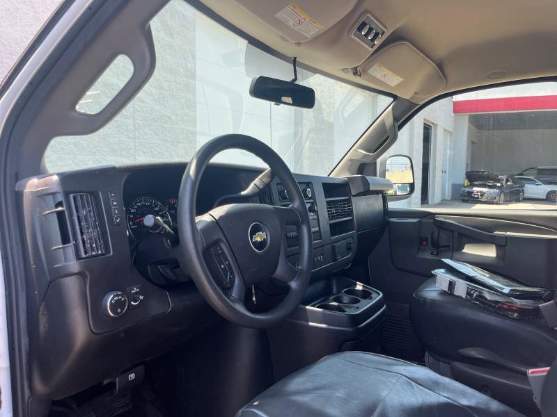 Used 2018 Chevrolet Express 2500 LT w/ LT Preferred Equipment Group image 12