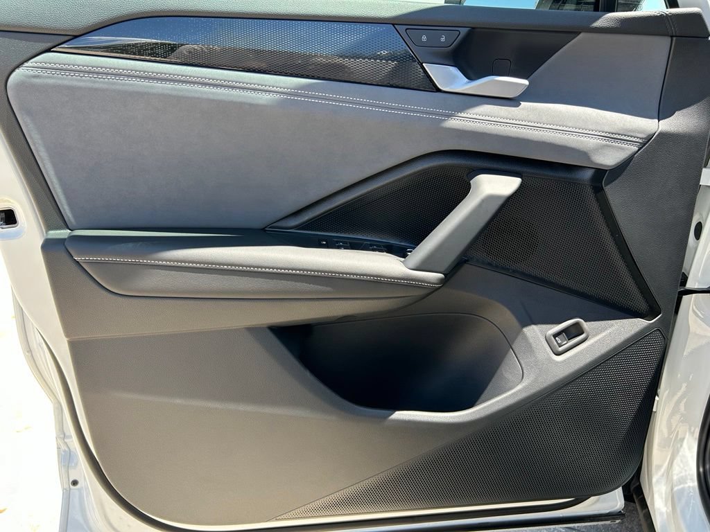 New 2026 Volkswagen Tiguan SE R-Line FWD image 19