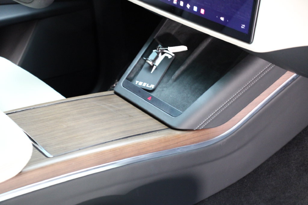 Used 2023 Tesla Model X AWD/4WD image 8