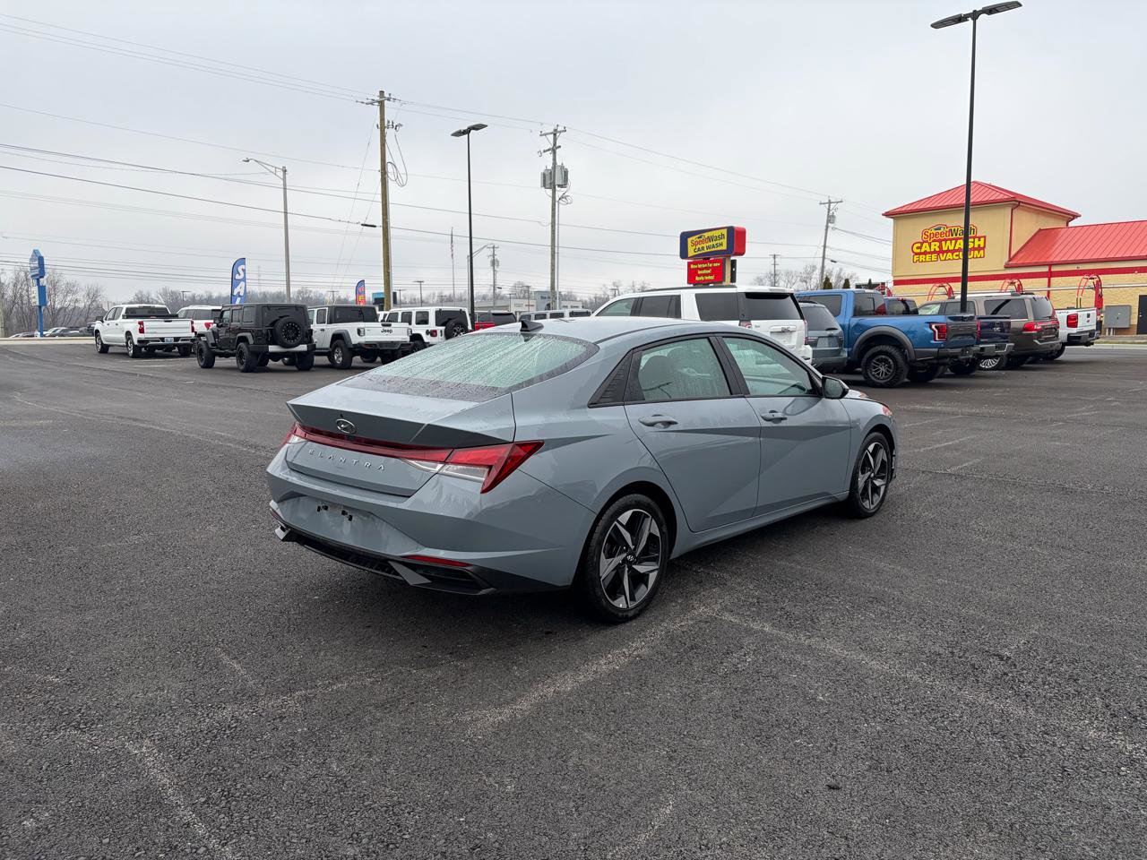 Used 2023 Hyundai Elantra SEL w/ Convenience Package image 3