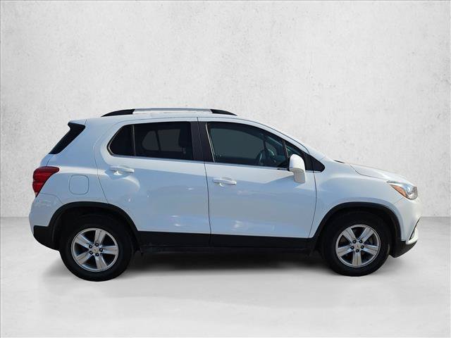 Used 2020 Chevrolet Trax LT w/ LPO, Protection Package FWD image 4