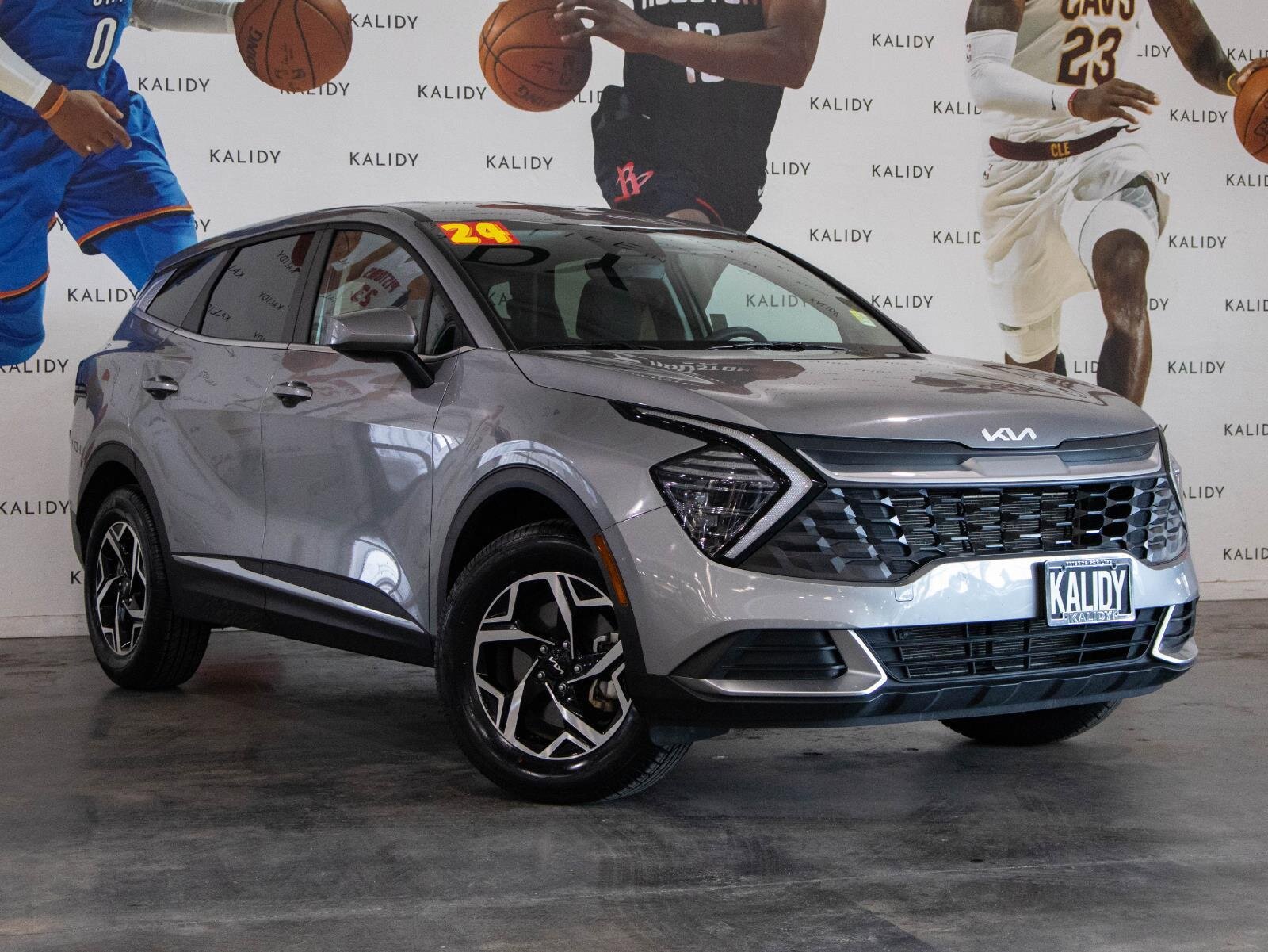 Used 2024 Kia Sportage LX image 2