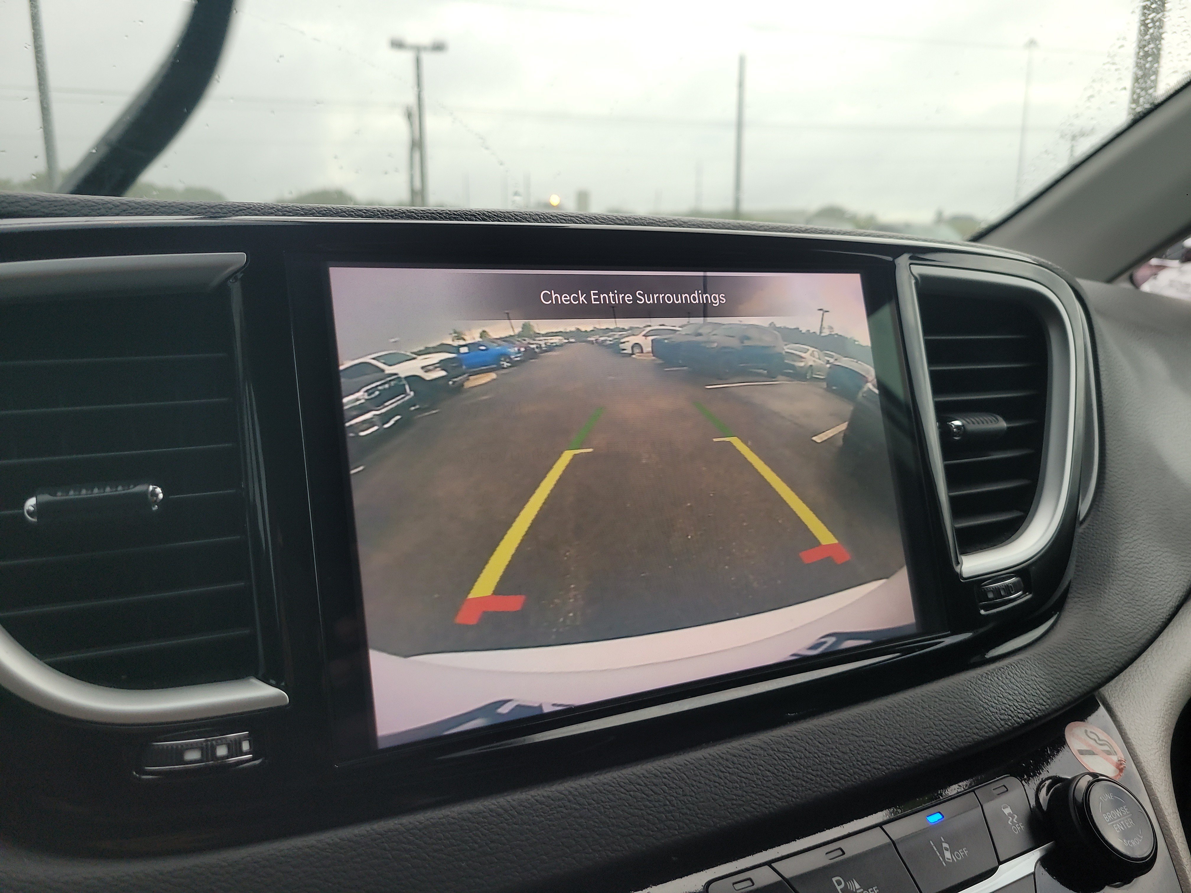 Used 2024 Chrysler Pacifica Touring-L FWD image 21