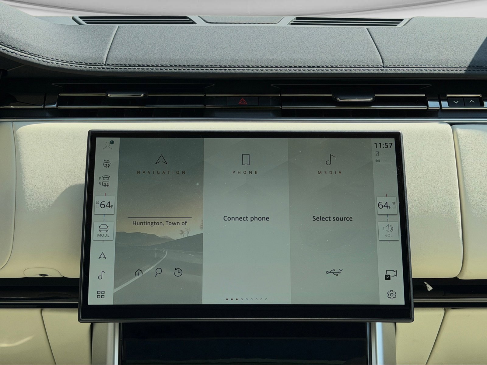 New 2025 Land Rover Range Rover SE image 14