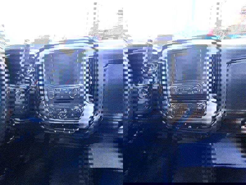 Used 2018 Chevrolet Silverado 1500 LT w/ All Star Edition image 15