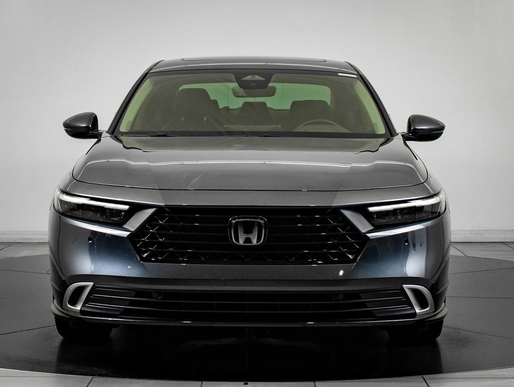 Used 2023 Honda Accord Touring image 2