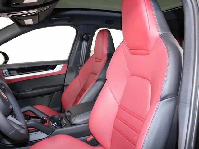 New 2025 Porsche Cayenne Coupe image 20