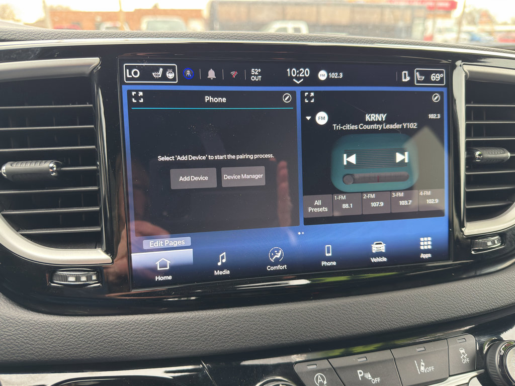 Used 2026 Chrysler Pacifica Select image 25