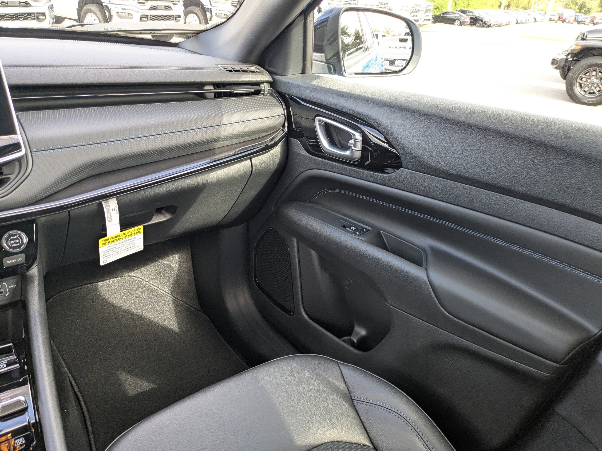 New 2026 Jeep Compass Latitude image 16