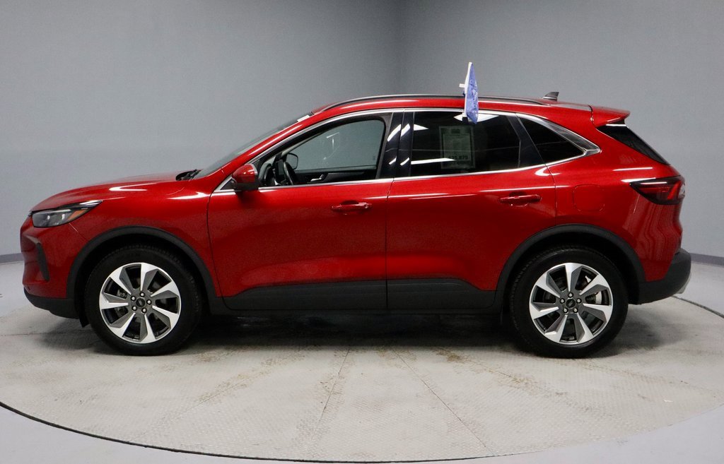 Used 2024 Ford Escape Platinum image 9