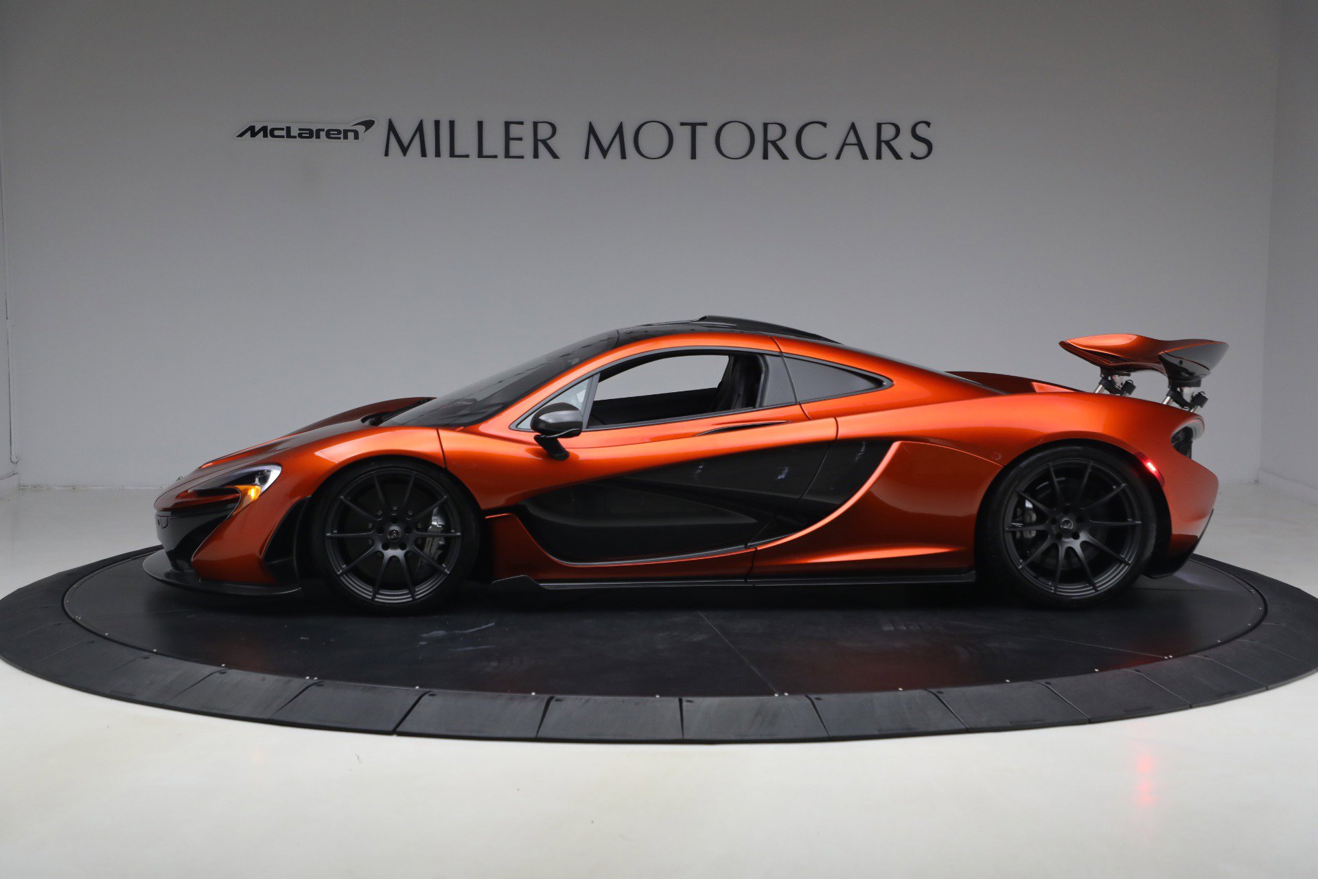 Used 2015 McLaren P1 RWD image 3