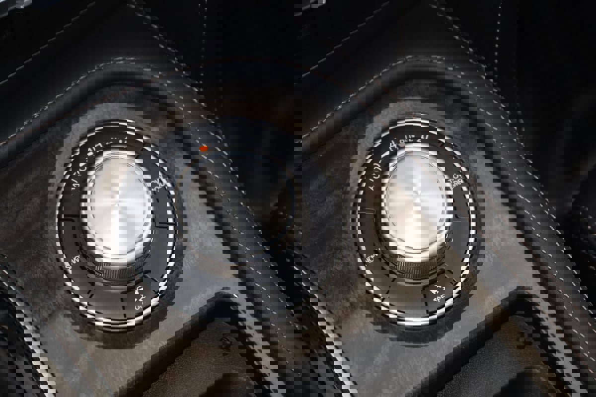 Used 2024 Nissan Armada Platinum w/ Captain's Chairs Package image 32