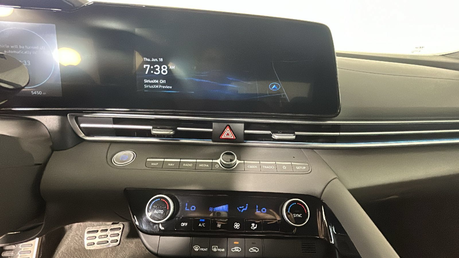 Certified 2025 Hyundai Elantra SEL FWD image 27