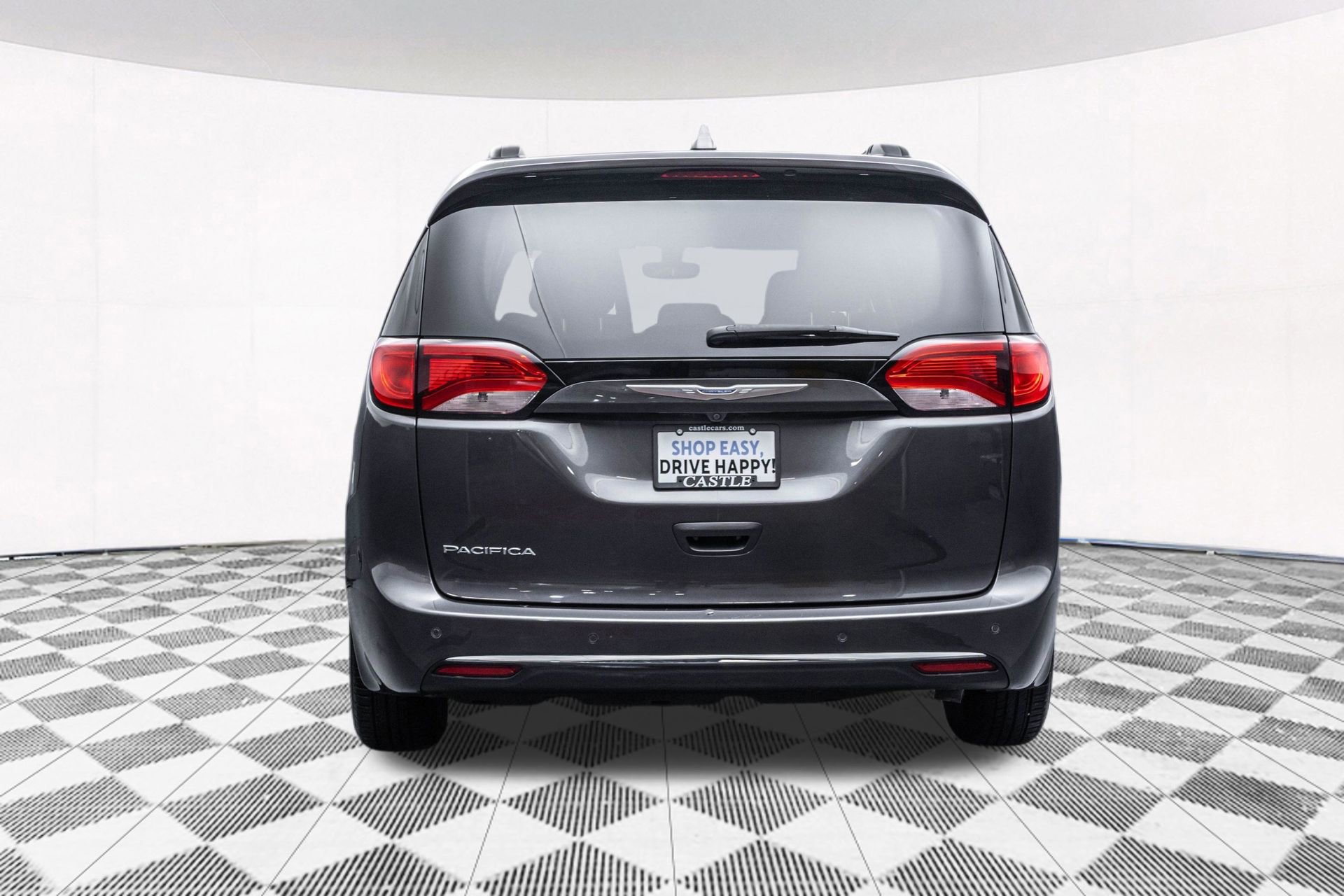 Used 2019 Chrysler Pacifica Touring Plus w/ Tire & Wheel Group image 10