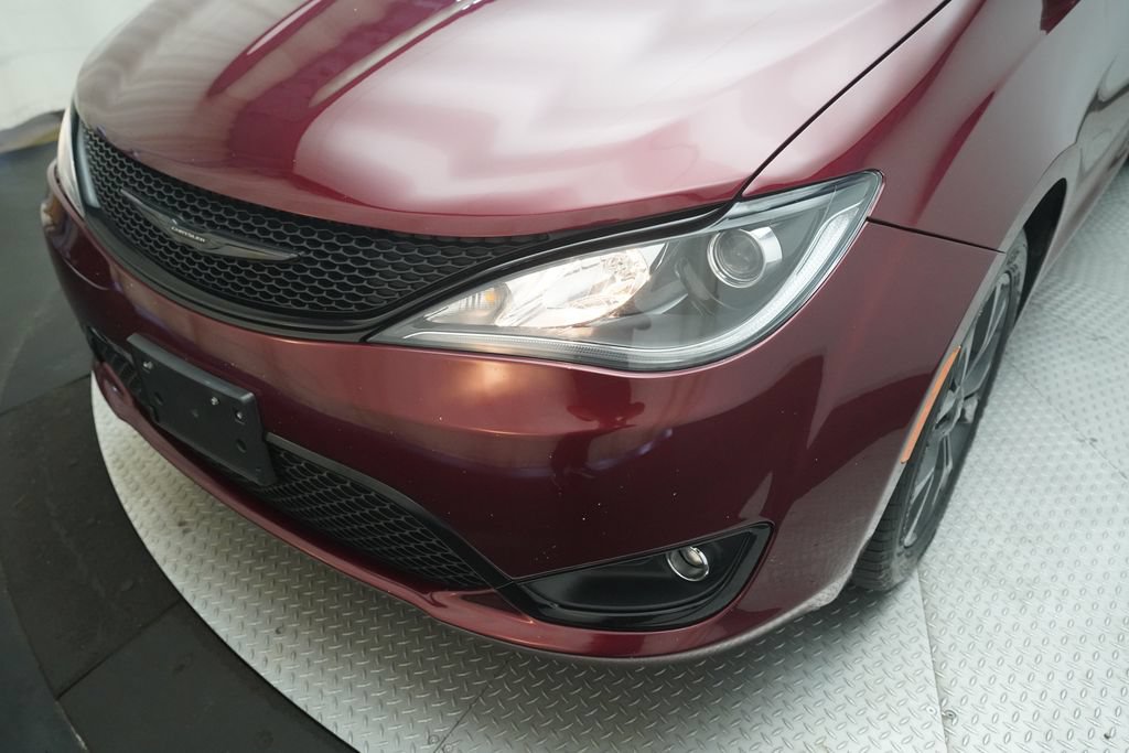 Used 2020 Chrysler Pacifica Touring-L Plus w/ S Appearance Package FWD image 25