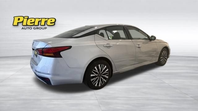 Used 2025 Nissan Altima 2.5 SV FWD image 5