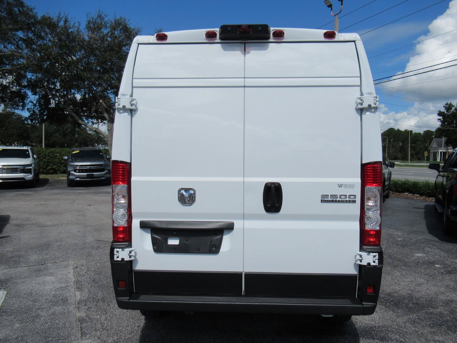 Used 2026 RAM ProMaster 2500 w/ Convenience Group FWD image 6