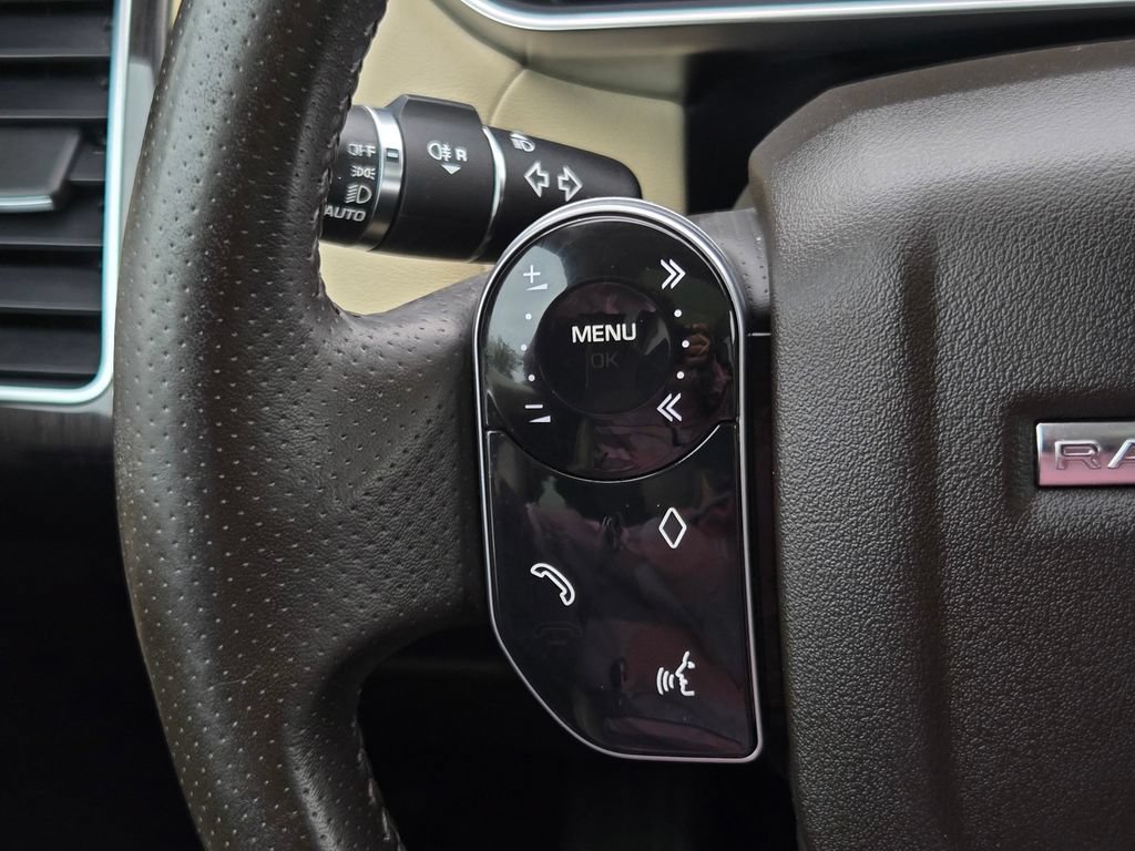 Used 2019 Land Rover Range Rover Sport SE AWD/4WD image 23
