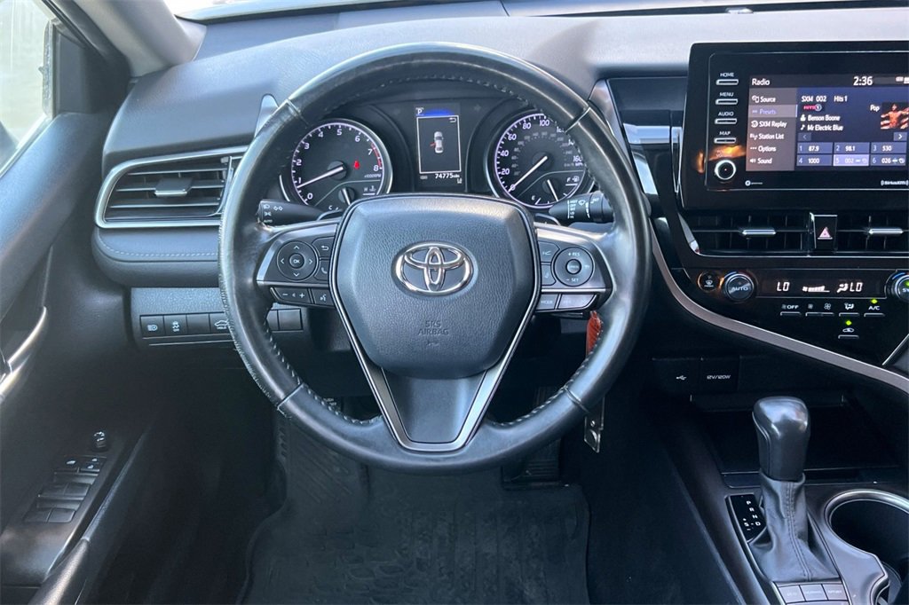 Used 2022 Toyota Camry SE image 16