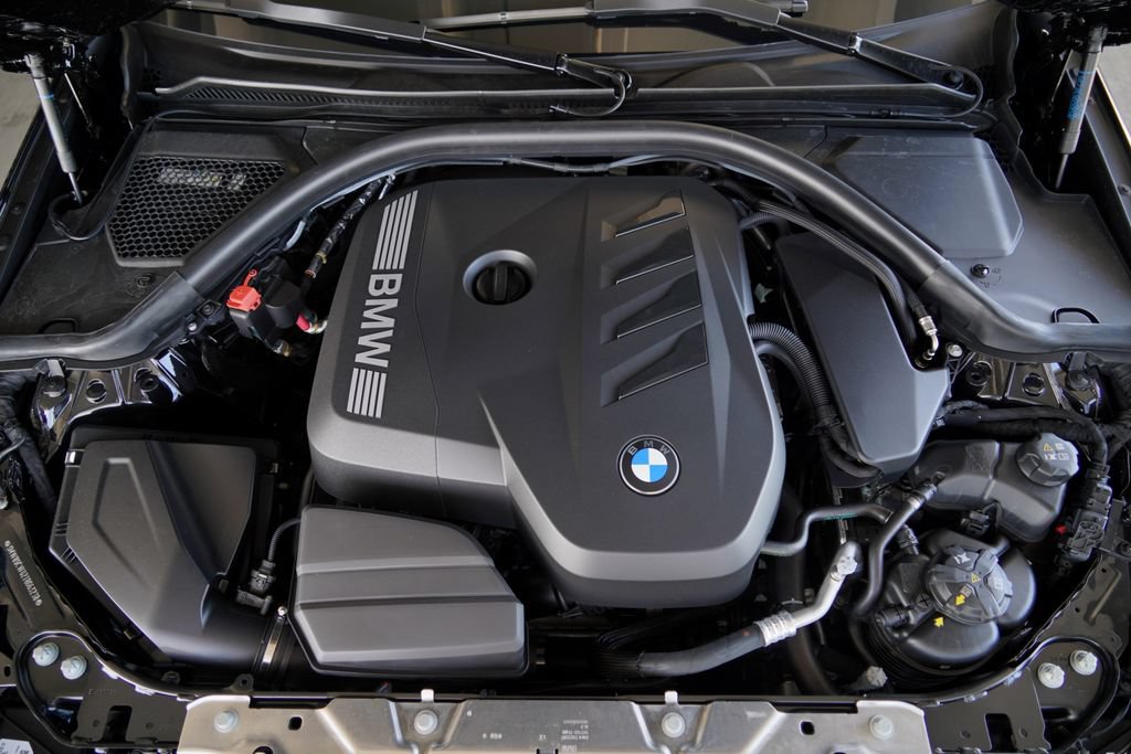 New 2026 BMW 330i xDrive Sedan w/ M Sport Package AWD/4WD image 21