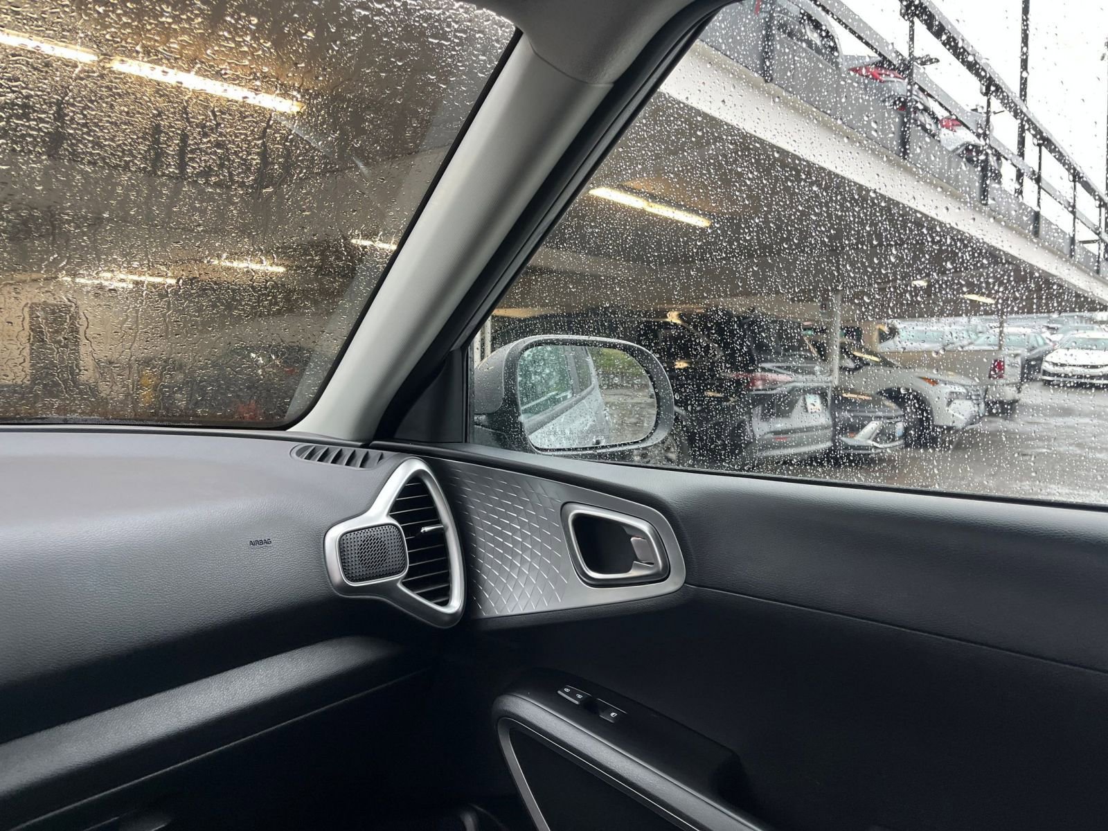 Used 2025 Kia Soul LX w/ LX Technology Package image 35