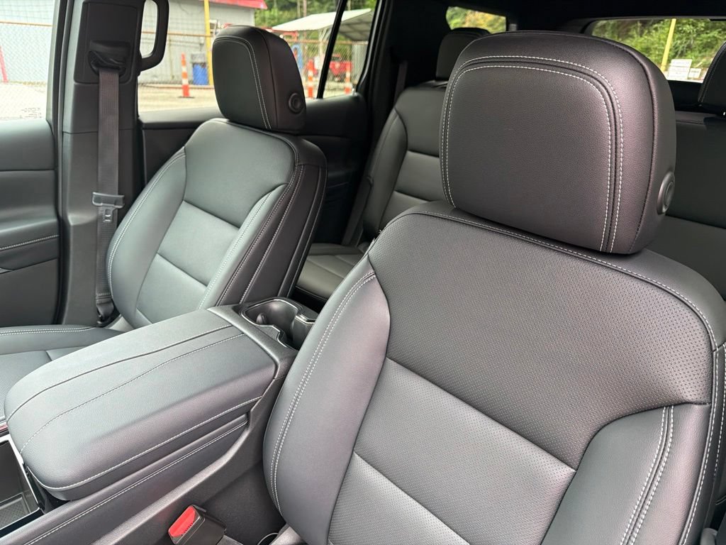 New 2027 Chevrolet Traverse LT w/ Midnight/Sport Edition AWD/4WD image 10