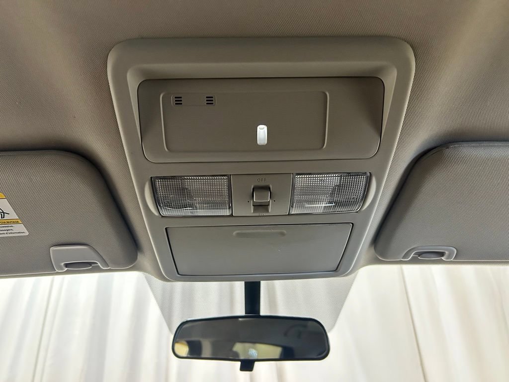 Used 2018 Nissan Titan SV AWD/4WD image 17