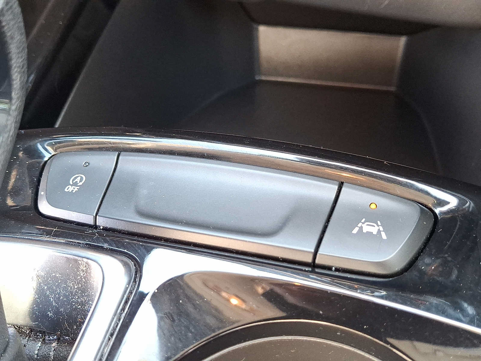 Used 2025 Chevrolet Trax LT FWD image 26