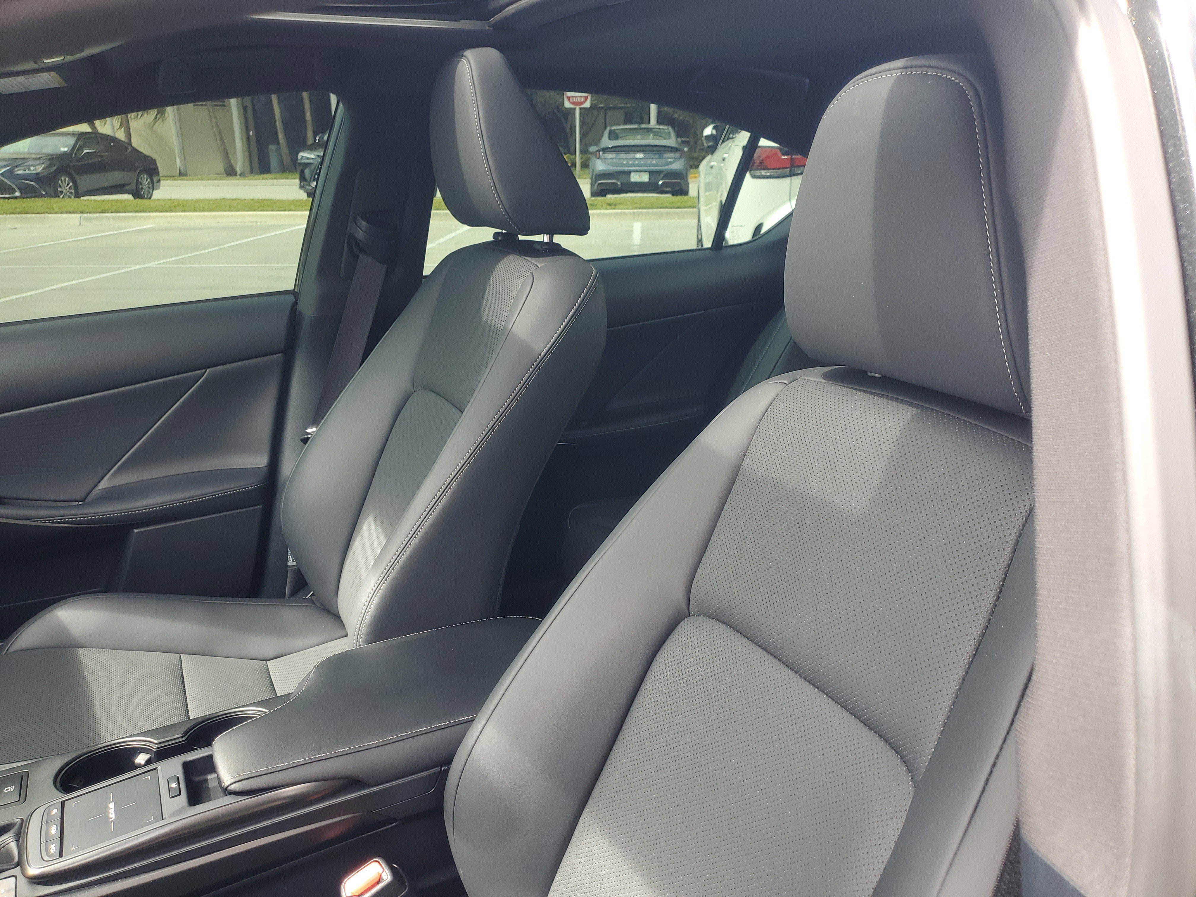 Used 2025 Lexus IS 300 w/ Premium Package RWD image 20